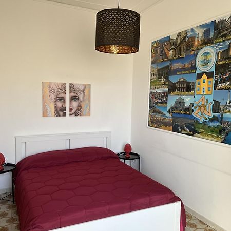 Mary'S Center House Apartment Катания Екстериор снимка