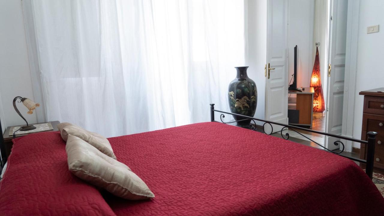 Mary'S Center House Apartment Катания Екстериор снимка