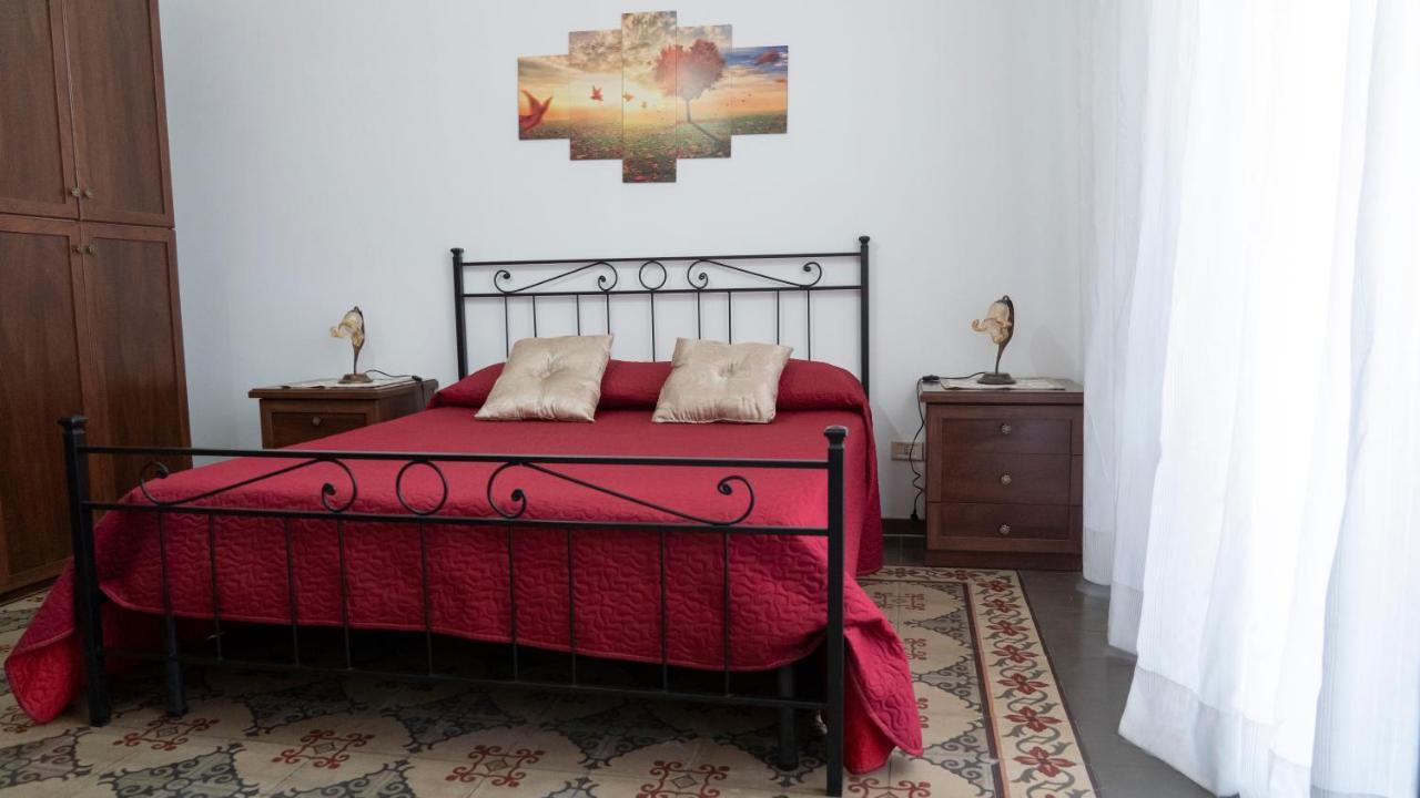 Mary'S Center House Apartment Катания Екстериор снимка