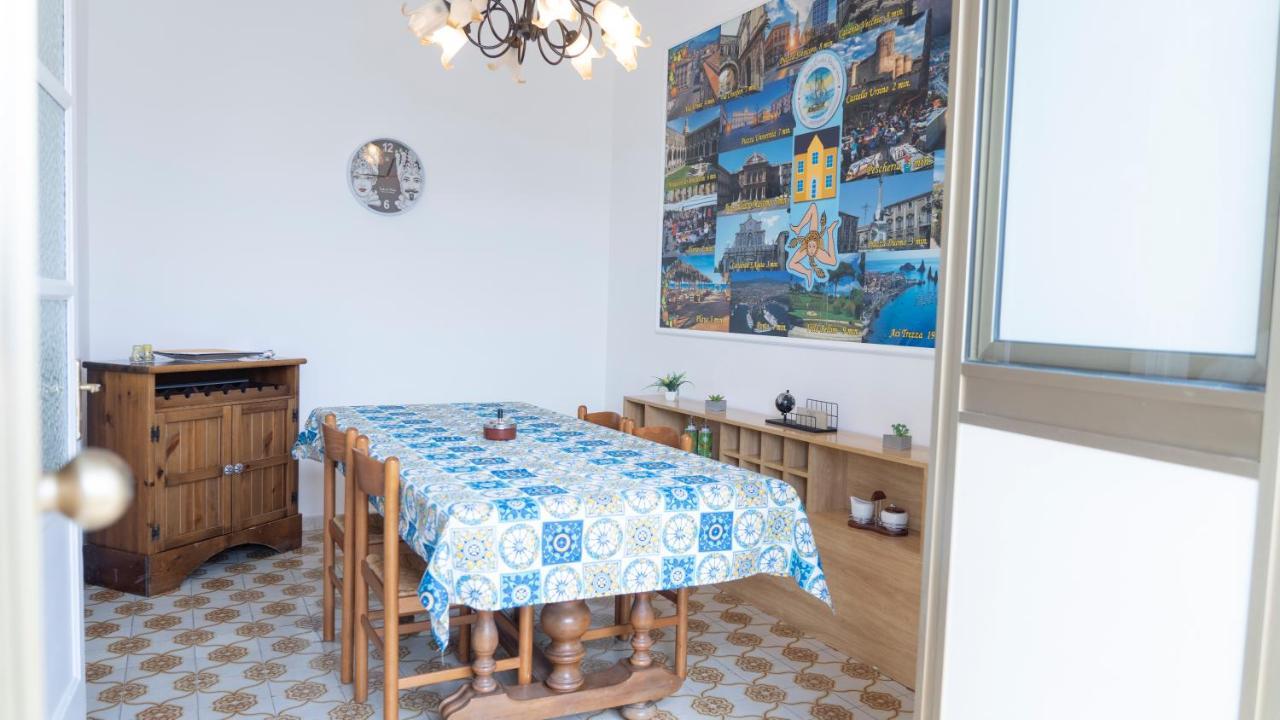Mary'S Center House Apartment Катания Екстериор снимка