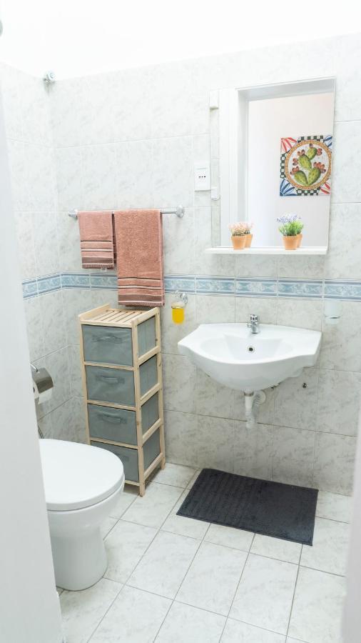 Mary'S Center House Apartment Катания Екстериор снимка